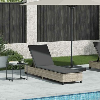 Ligstoel met kussens lichtgrijs 55x200x25,5cm polyrotan 1