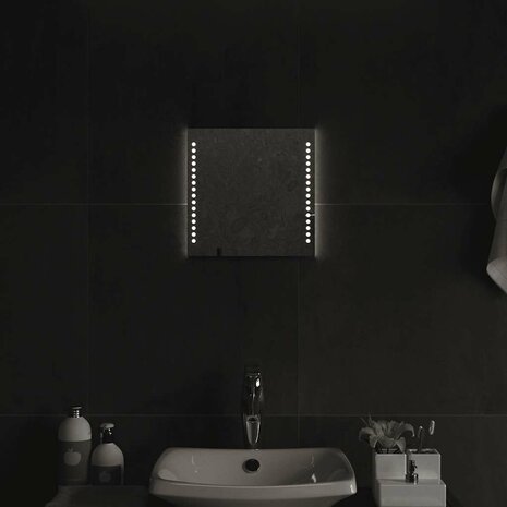 Badkamerspiegel LED 30x30 cm 1